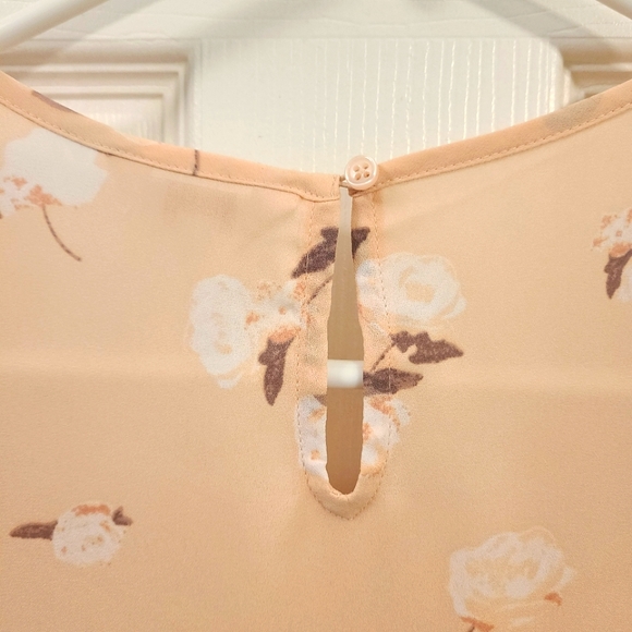 Floral Blouse - Picture 5 of 5